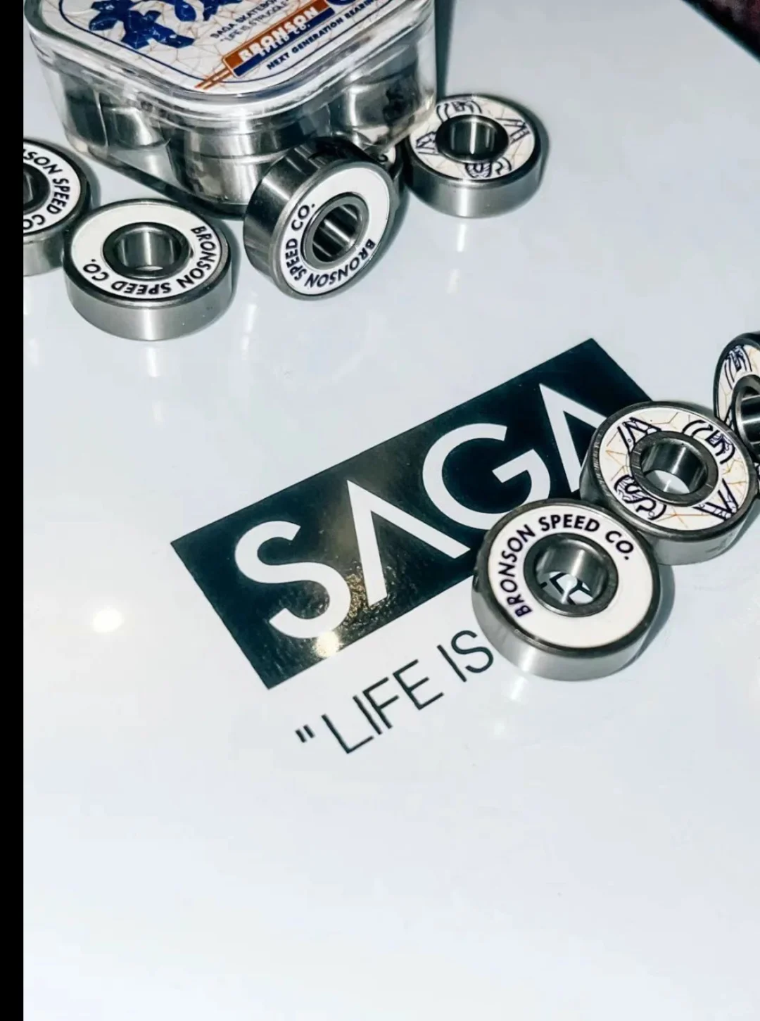 SAGA x Bronson 合作轴承