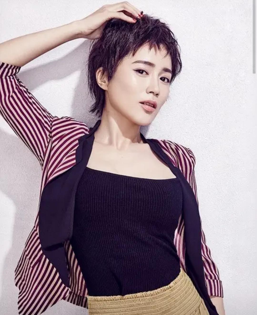 她当了三年特种兵，进入演艺圈后却遭女主耍大牌，43岁仍单身未婚娱乐 明星