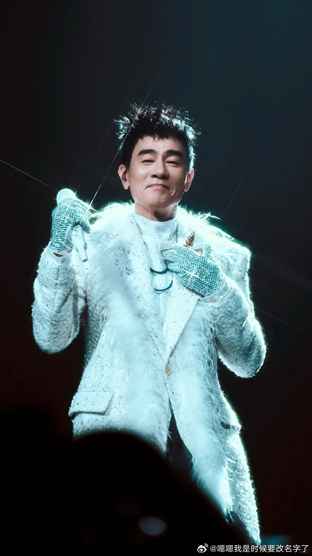 陈小春连怼导演四次 陈小春这波“要你管”四连怼太绝了，不内耗不套路，直接把采访变