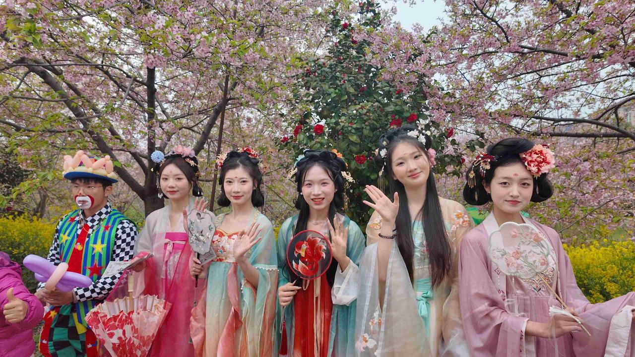 我的今日状态：😁轻松愉快
我这里的天气：☀️晴天