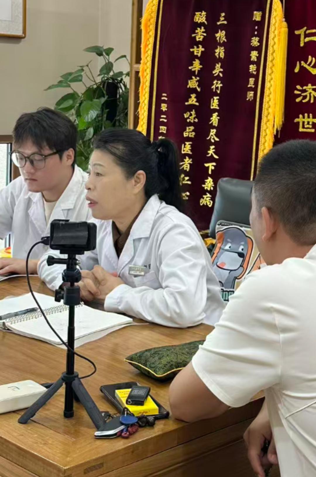 手淫二十年，身体会有什么变化？

不少人十几岁开始手淫，一晃就是二十年。年轻时感