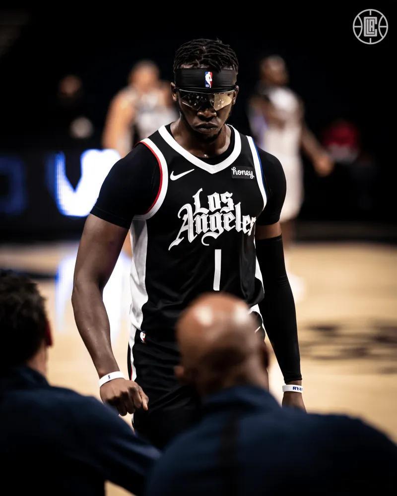 20年最难受，因为那一年虽阵容也有缺陷，但大家都健康，但又一次3比1被翻21年最