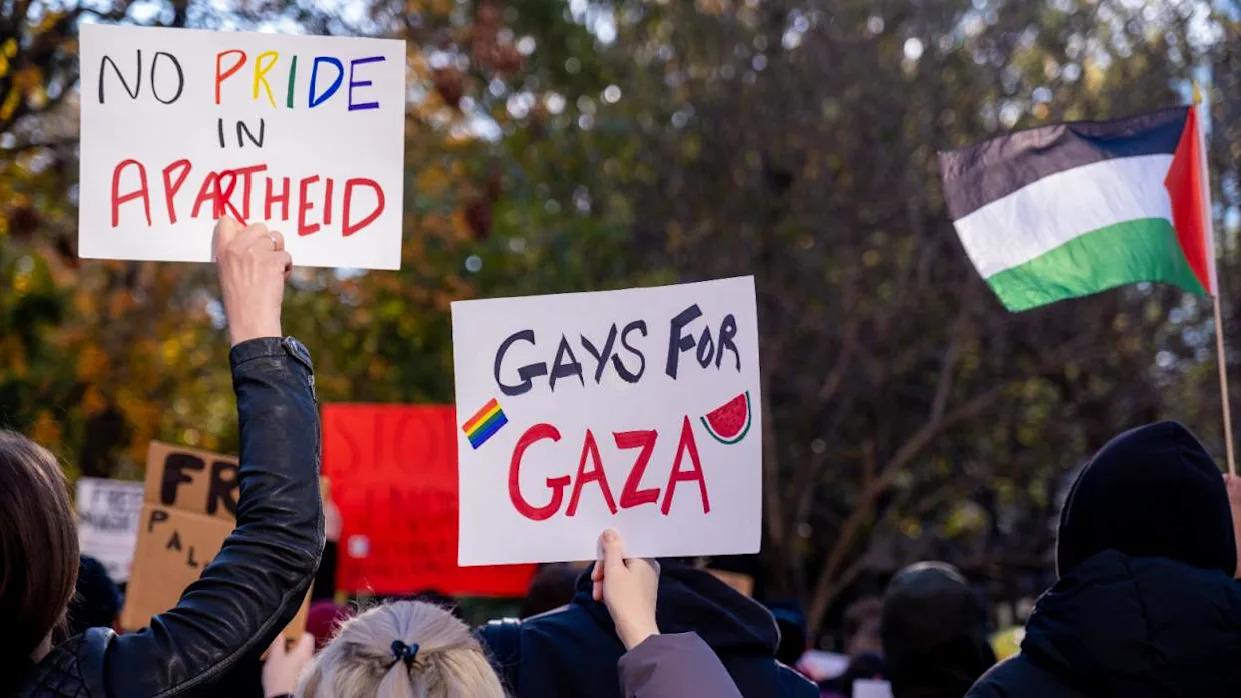 在倡导团体的压力下，人权运动组织停止了对武器制造商的赞助。

美国最大的 LGB