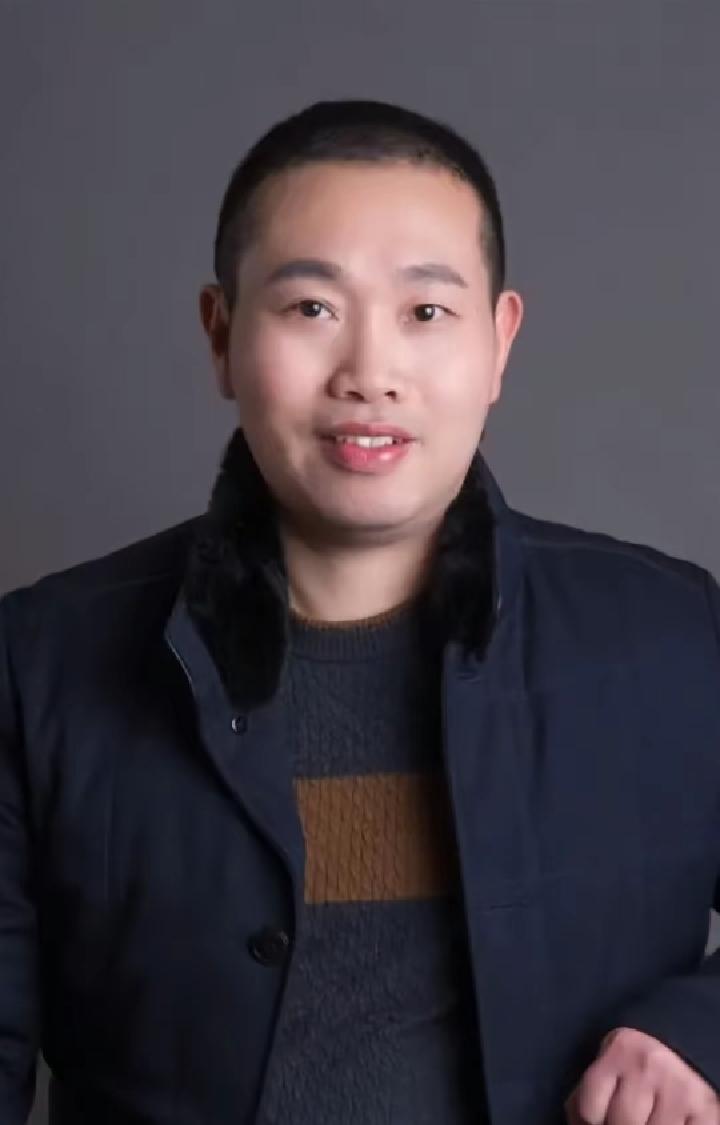 深切悼念范长军老师！
看到华中科技大学法学院范长军老师因病去世的消息，特别痛心，