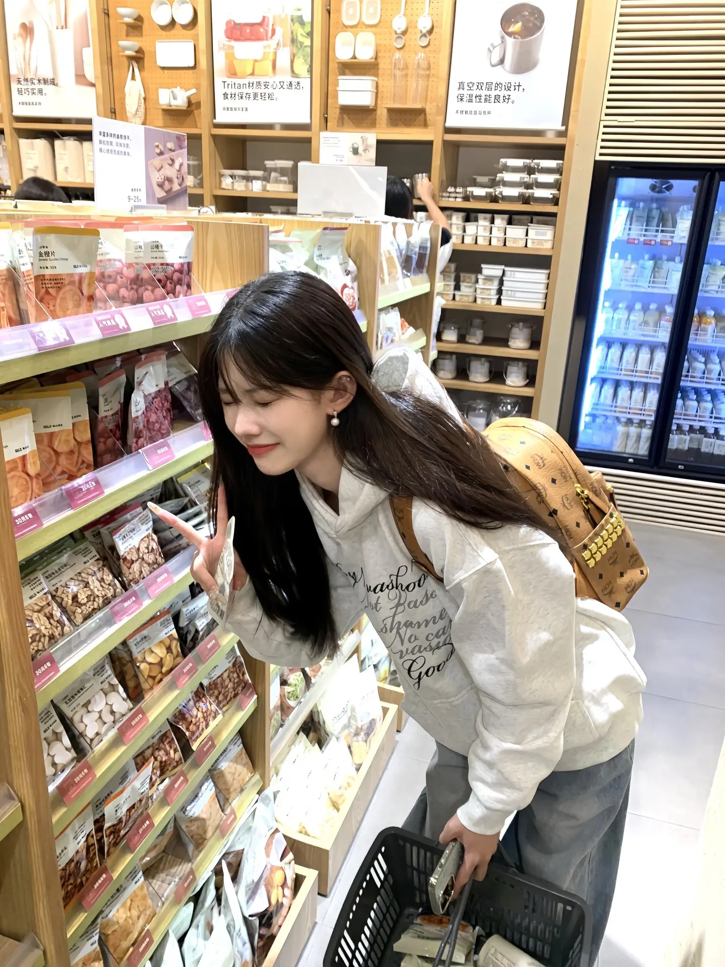 漂亮的脸太多了 我只想做个幸福的小女孩