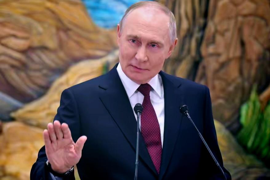 普京放话：乌军撤还是不撤，这事得说清楚

俄罗斯总统普京这两天在吉尔吉斯斯坦首都