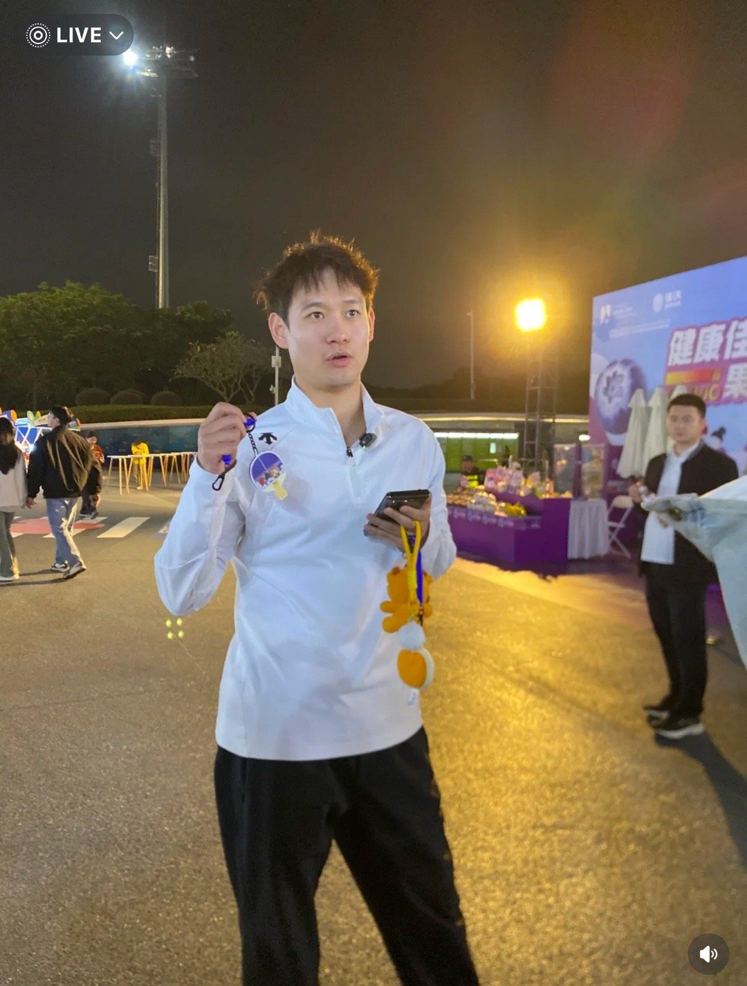 友情提示:妈咪们最爱的柳秘书已经到深圳了。 