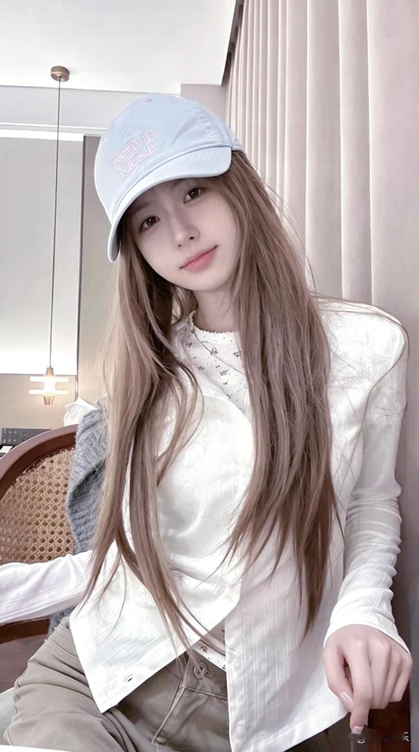 元气少女穿搭指南，清新简约，元气满满！🌟👗👒分享一张你最近随拍的照片 分享