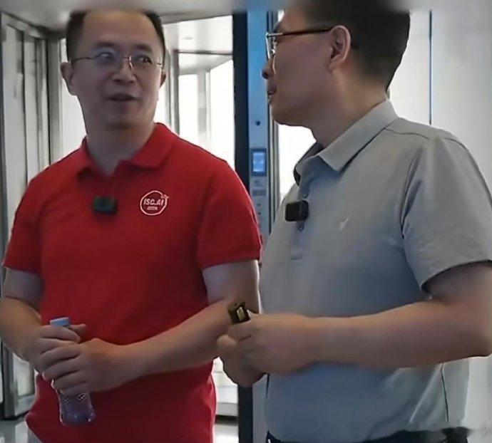 双周会超赞！周鸿祎与周云杰真诚交流，无官腔套话，满屏干货与趣观，这般实在沟通，令