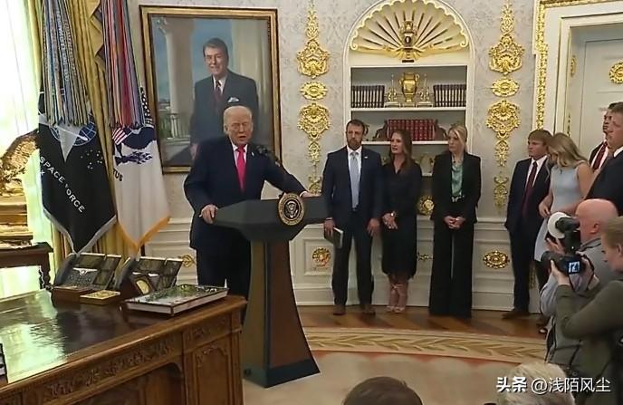 特朗普:“只有两个人感到相当失望，我不想信么说，但我必须得说，皮特和凯恩将军，我