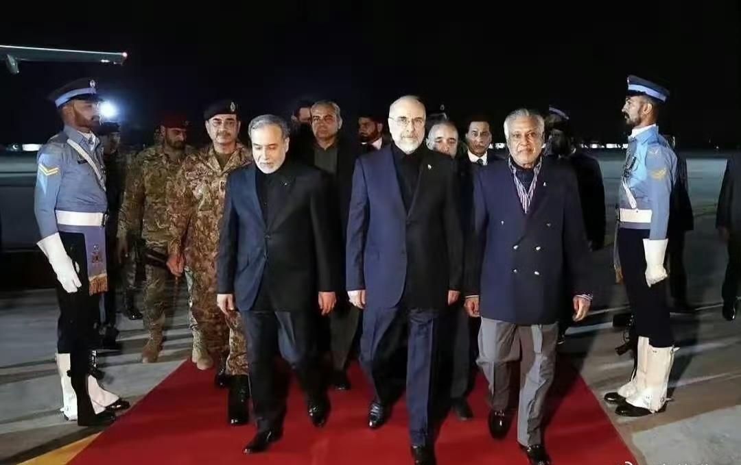 巴基斯坦国防部长阿西夫4月13日表示， 美伊重启谈判的前景依然存在，新一轮谈判将