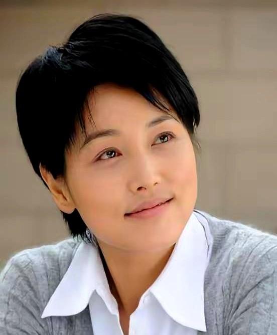 那一句“我知道了，就这样吧。”，真是把张延的人生剧本差点拐成狗血家庭伦理。
20