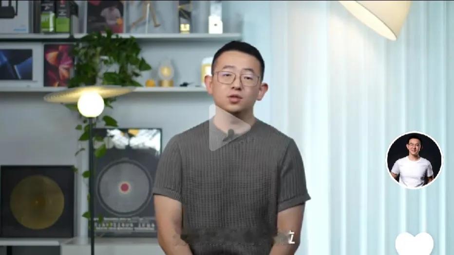 科技博主三一博士评价马斯克在特斯拉新品发布会，结论是感觉这次马斯克的发布会是“没