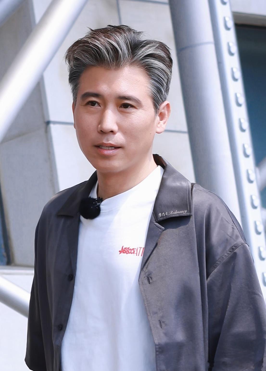 李乃文梦到哪句说哪句种地吧 田间聊天自带随心模式，脑子里飘过啥就说啥，毫无心眼子