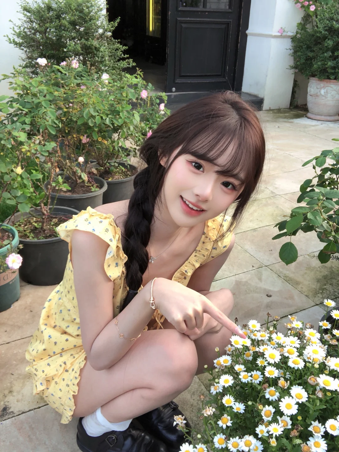 墙角开了一朵小花₊⁺❀