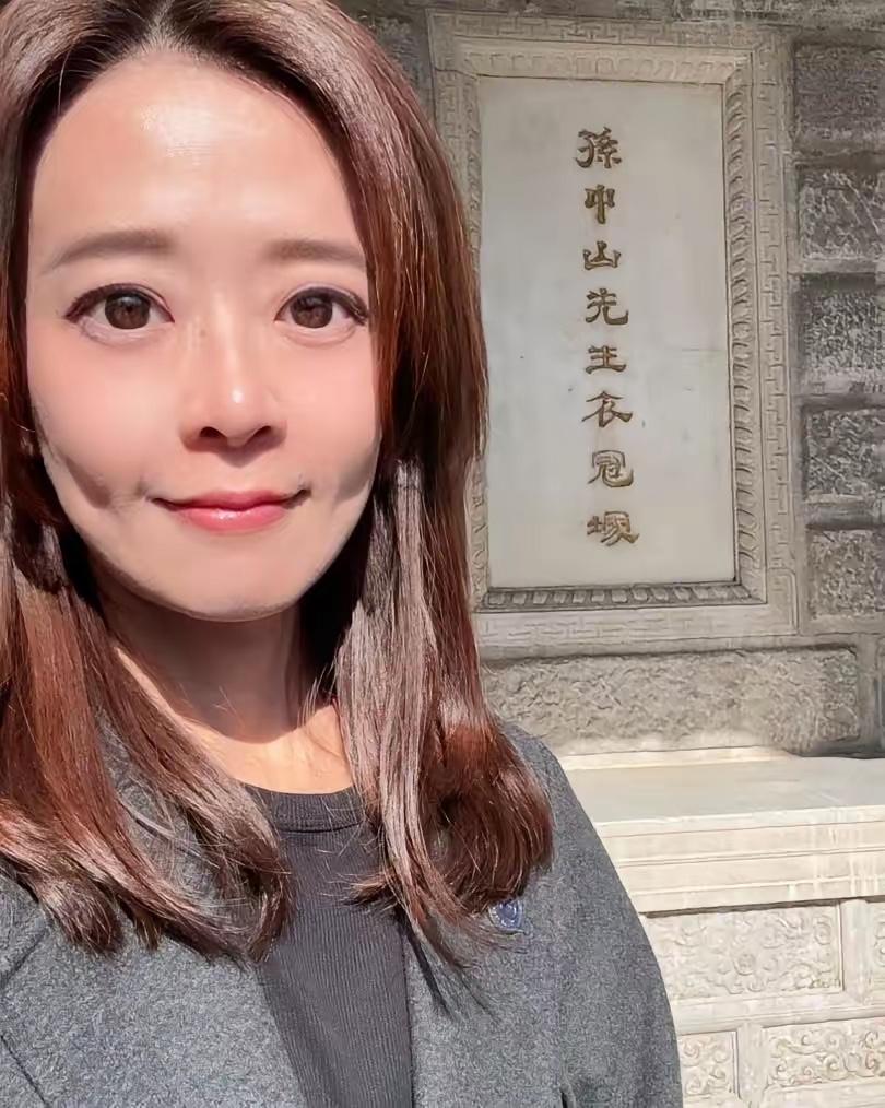 拜谒碧云寺重读遗嘱，两岸同心才是对中山先生最好告慰

江怡臻走进北京香山碧云寺，