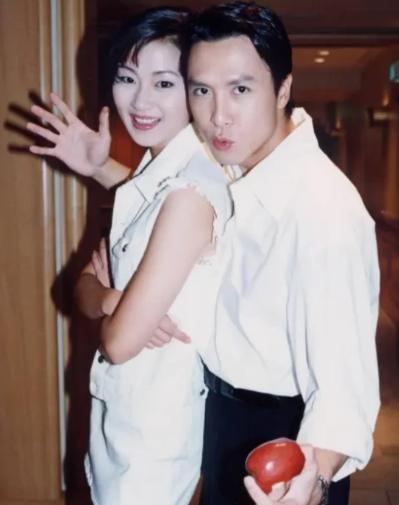 1994年，梁静慈和甄子丹离婚后没多久，发现自己怀孕了。她执意生下来，并且提出复