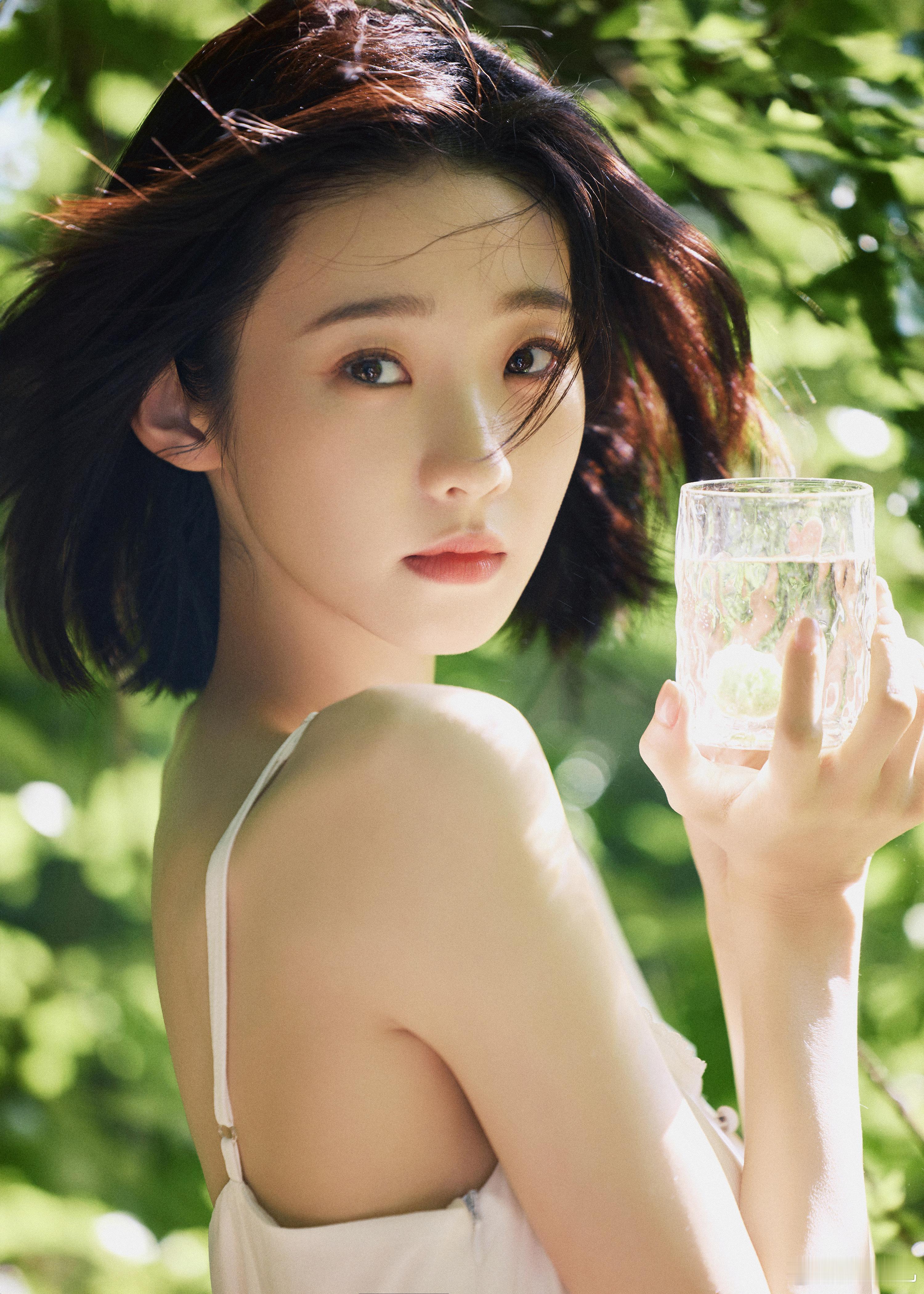 投稿  张艺凡 空气像青苹果🍏 ​​​
