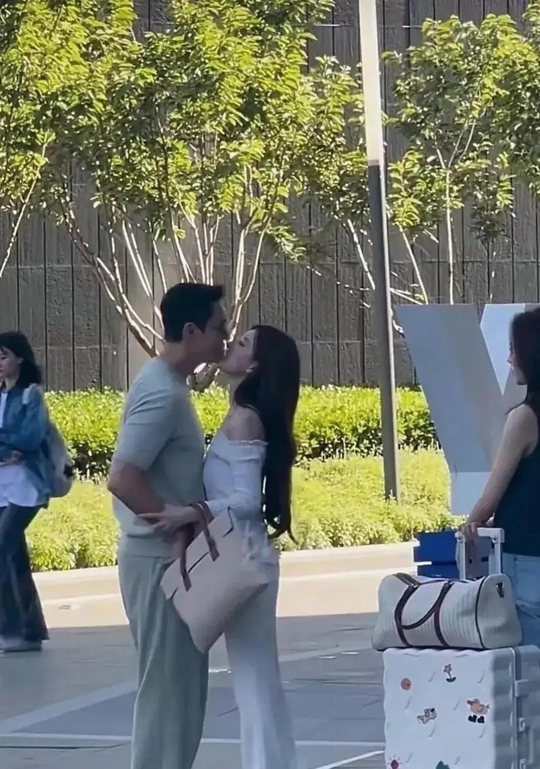 她们都说是为了艺术献身，你们觉得呢？ 