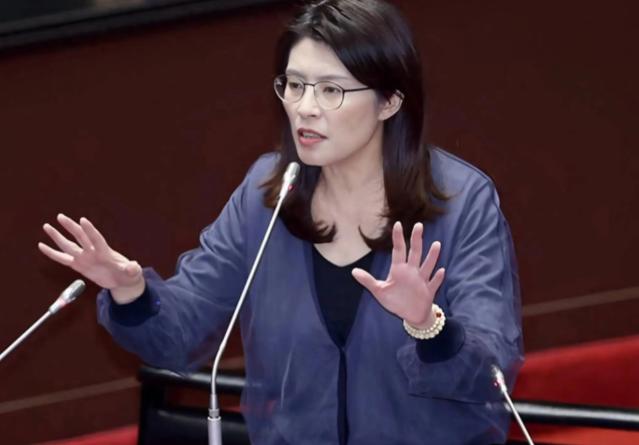 4月27日当天，国民党主席郑丽文面对记者追问时，把话撂得干干净净，只要赖清德死磕