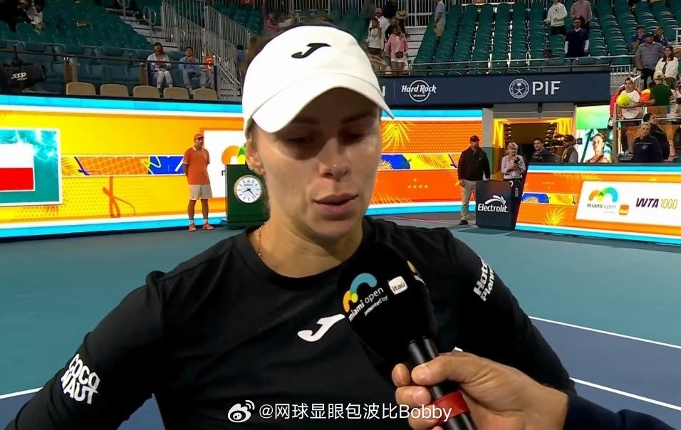 里内特战胜斯瓦泰克赛后采访🎤记者： "你此前连丢三盘，且比分都是1-6... 