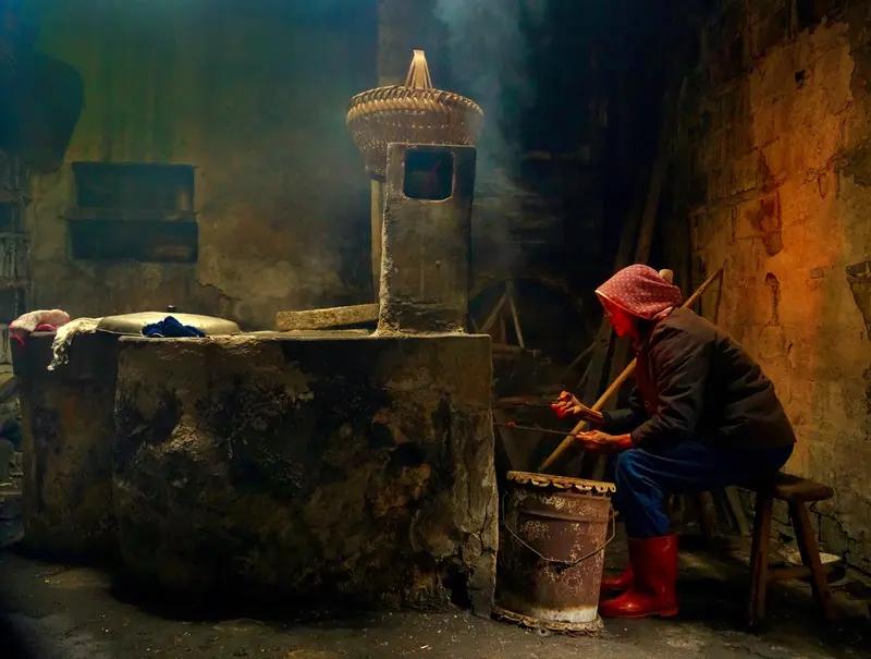 现在家长压力越来越大，原因可不少。教育竞争白热化，优质教育资源稀缺，高考、中考被