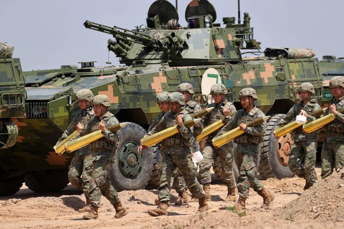 现在不是美国敢不敢打中国的问题，是中国让不让美国打的问题了！
 
想当年，200