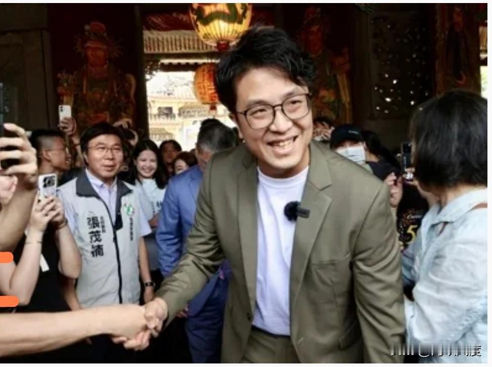 沈伯洋民主实验室前理事长张耀中涉性骚嫩男员工今被判刑定谳！张耀中是被沈伯洋亲自圈