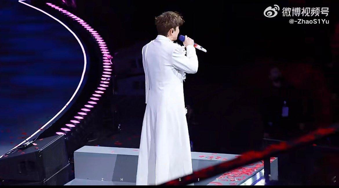 张杰习惯了直拍 谁的DNA动了！《习惯了》高清直拍解锁，张杰的现场唱功太稳了～张