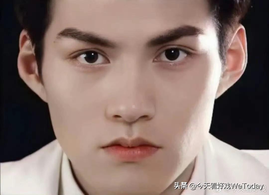 天涯四美[奸笑][奸笑]突然想起一个老梗：当年严宽比较嫌弃“天涯四美”这个称呼，