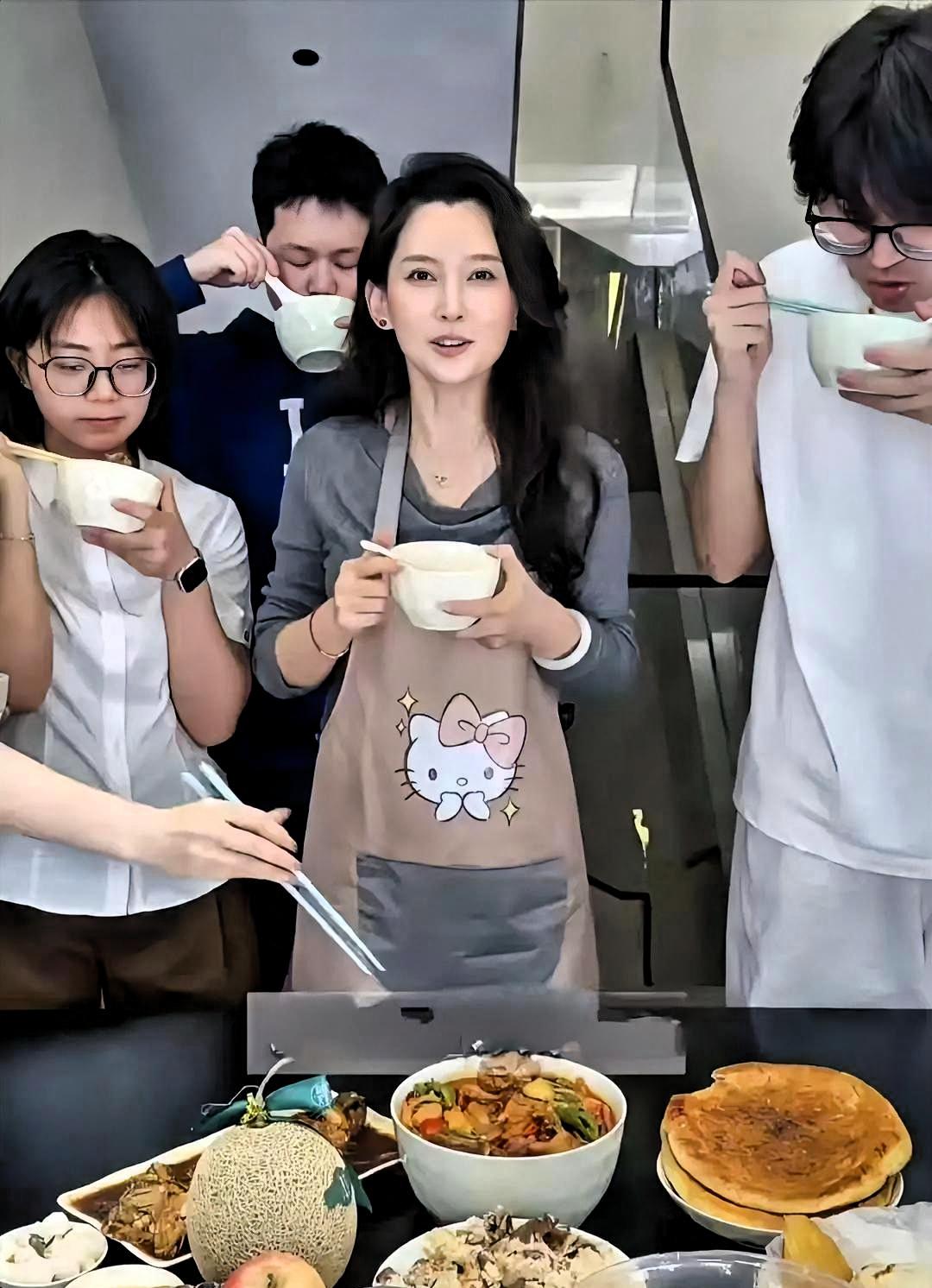 汪峰又双叒分手了。全网都在夸体面。

我看了眼评论区，全是“好聚好散”“这才是成