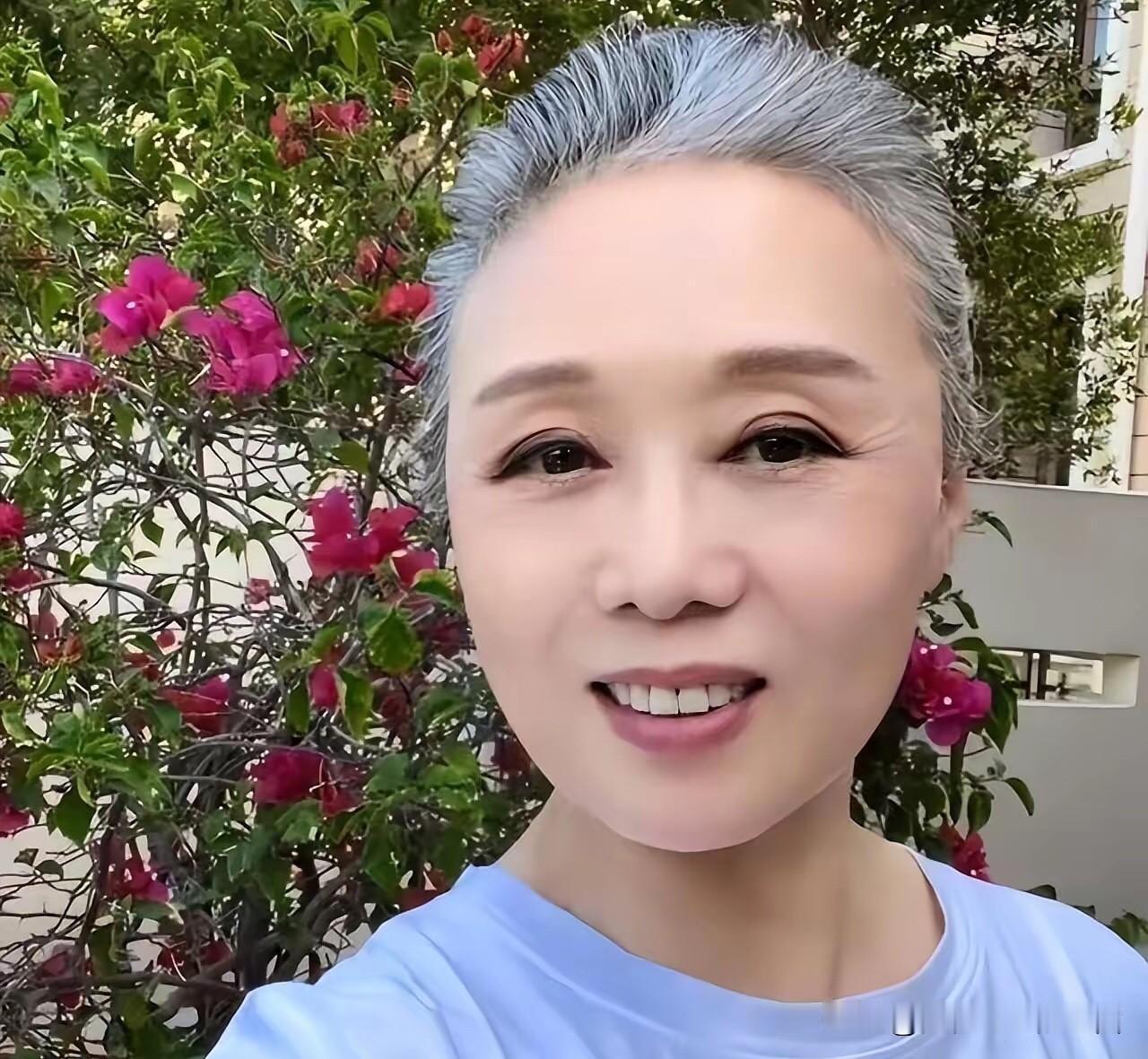 黄梅戏女演员吴琼是最低调的一个，气质不输韩再芬和马兰，但她一点明星的偶像包袱也没