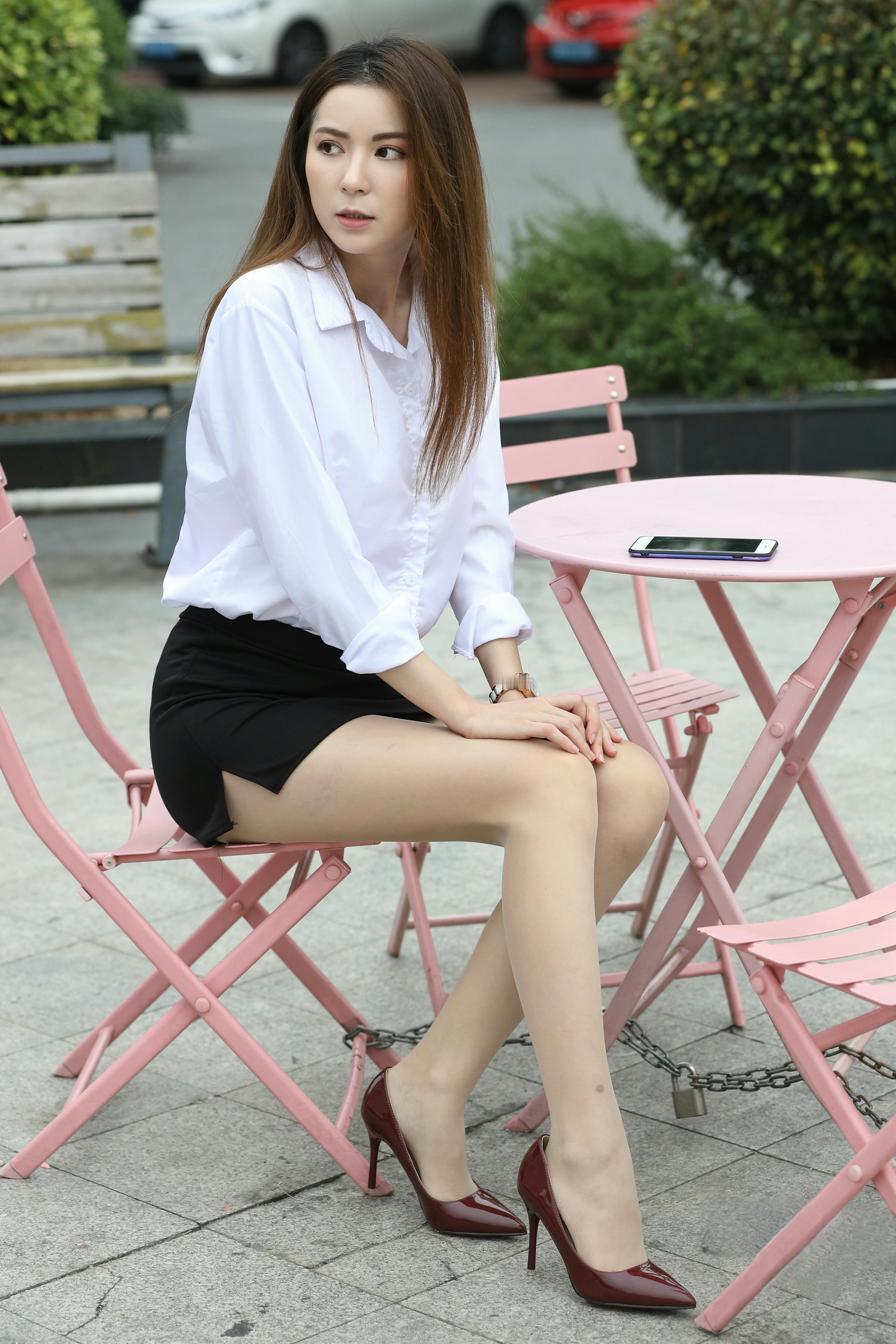 状似明月泛云河[鲜花]体如轻风动流波 ​​​