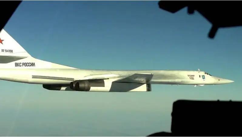 俄罗斯空天军准备在乌克兰测试三枚新型导弹
    俄军为俄罗斯空天军的战略和远程