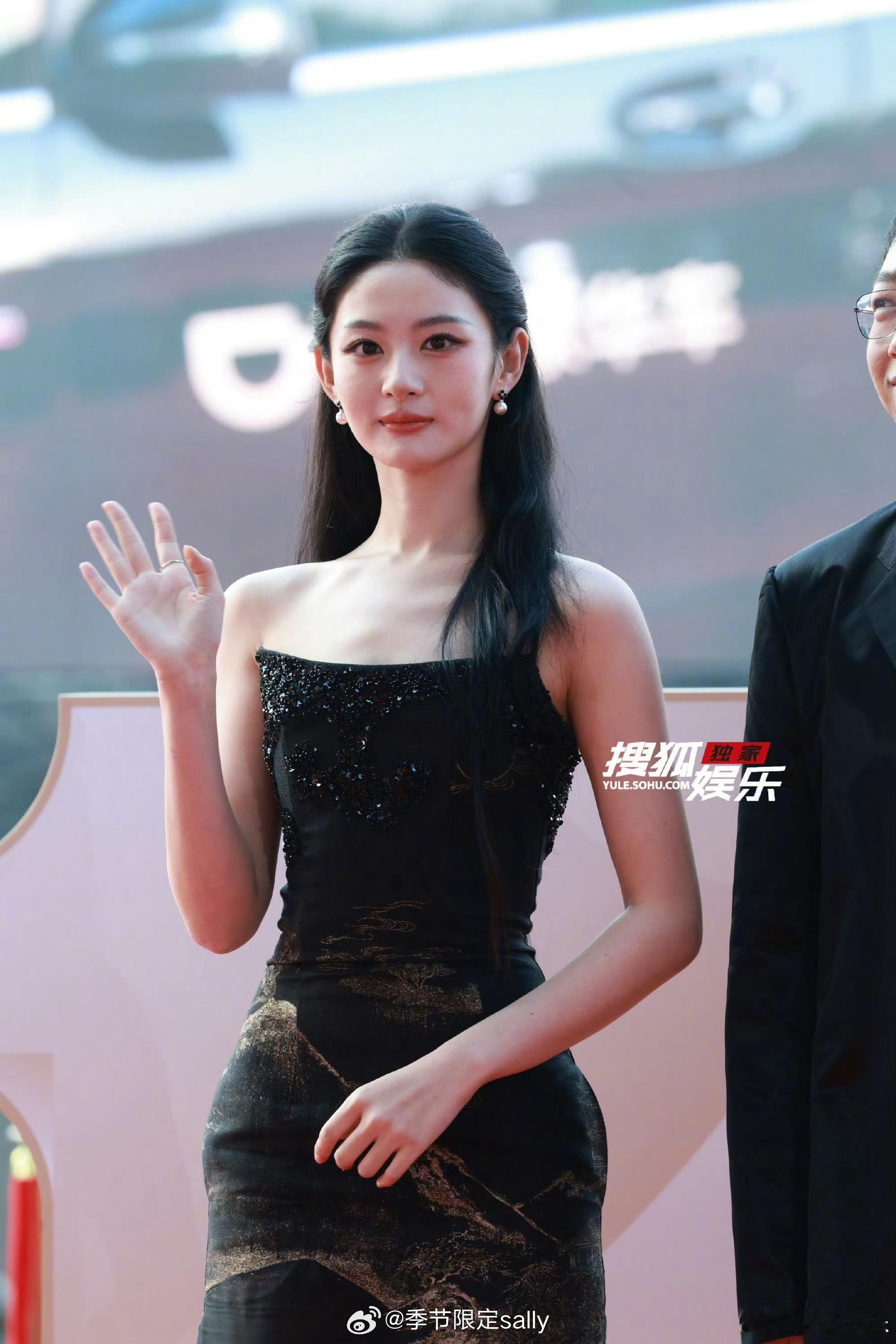 赵晴、郭宇欣、艾米、鹤男今日文荣奖红毯造型文荣奖红毯 ​​​