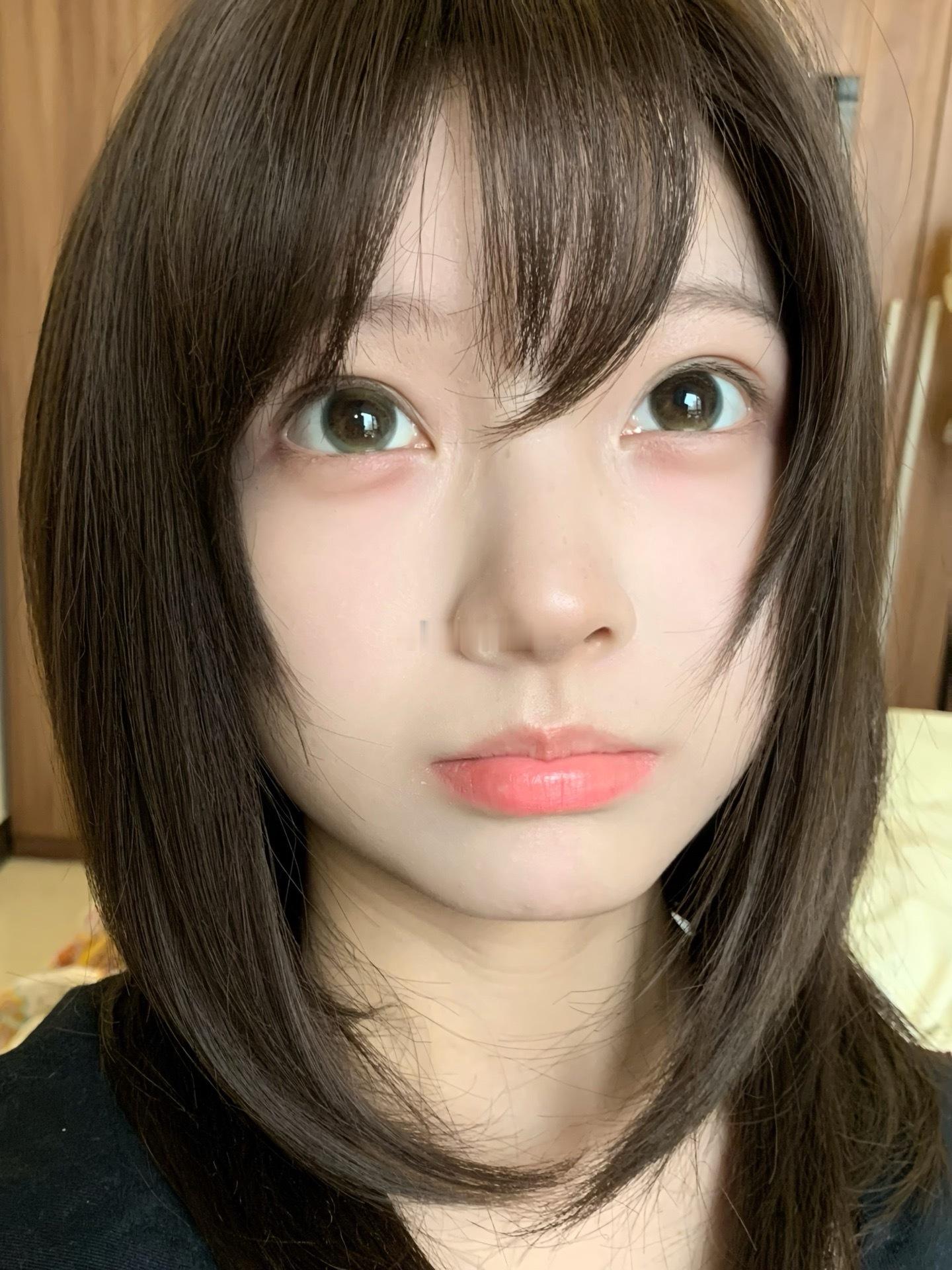 湿漉漉+含情脉脉双buff！完美适应春夏少女气息做了复古露白感看起来更水润～ 