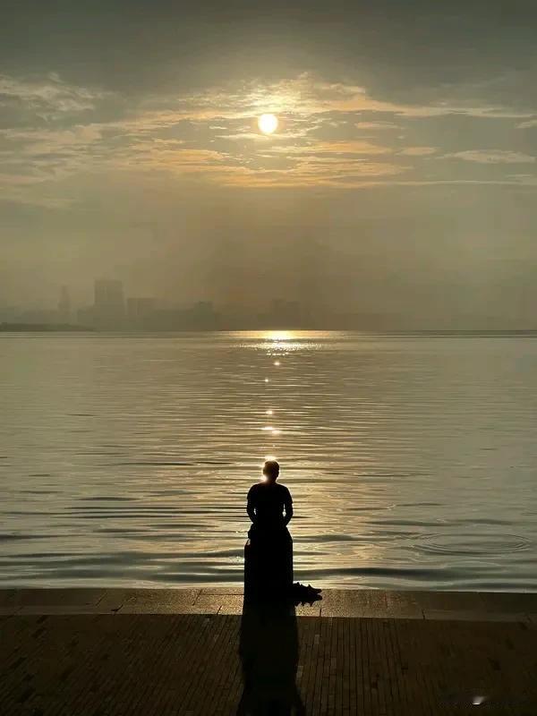 你享受独处的时光吗 你享受独处时光吗？我超享受！以前觉得一个人就是可怜、无聊，现