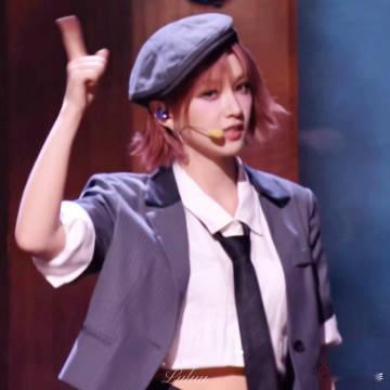 曾沛慈黄灿灿好嗑 只要看到曾沛慈和黄灿灿同框，心情立刻变好！两个人的互动真的是让