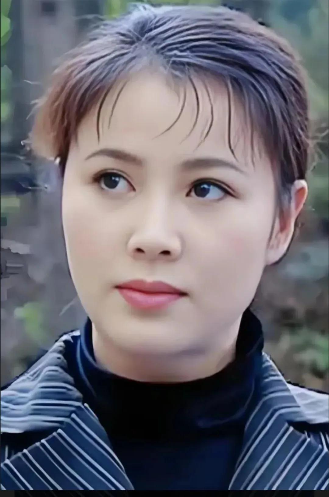 于小慧，长得很美，和史兰芽有几分相似，特别是眼神。你觉得于小慧和史兰芽谁更漂亮？