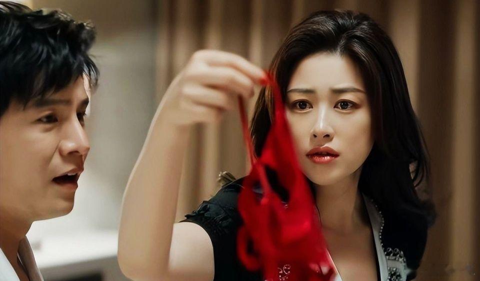 国产剧终于不摆烂了？新剧《蜜语纪》开播即爆，热度收视双双起飞近两年国产剧领域实在