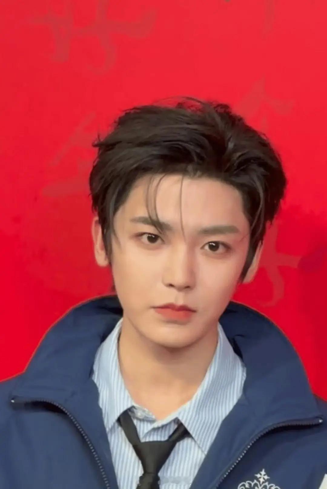 侯明昊 陈哲远 何与今日活动生图，谁的状态不好？ 