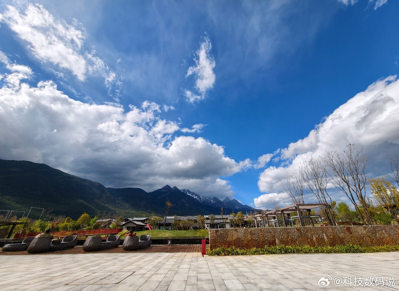 天气太好了随手出片今天一天都在雪山底下转坐在雪山下等着一会晚上vivo X300
