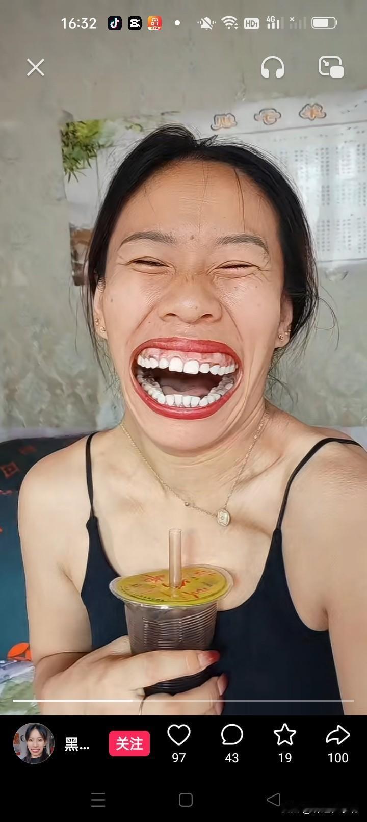 头一回看见女人这嘴长这么大！女生的嘴巴