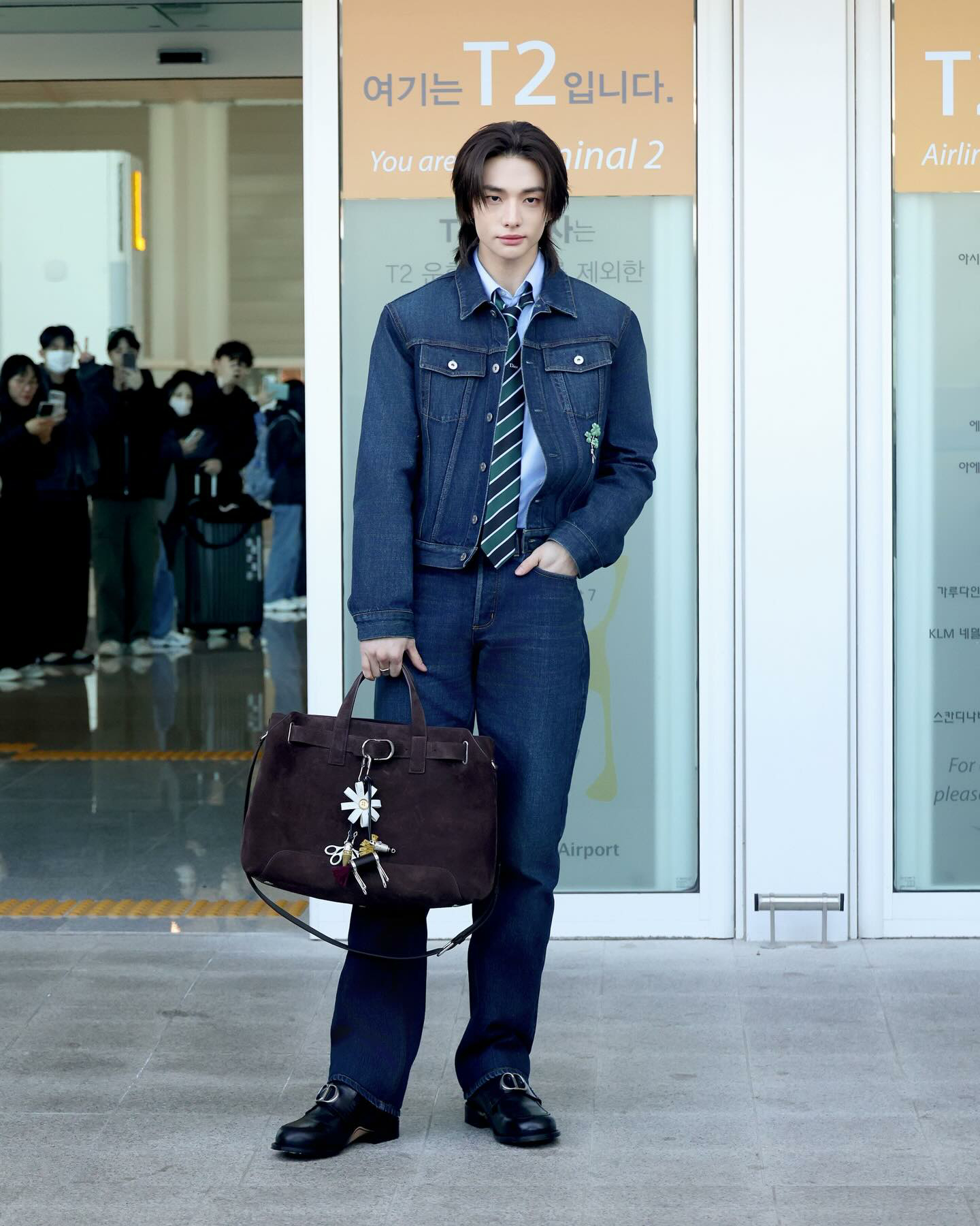 好帅！黄铉辰Hyunjin现身仁川机场新街拍美图大赏！他准备前往巴黎男装周哦~~