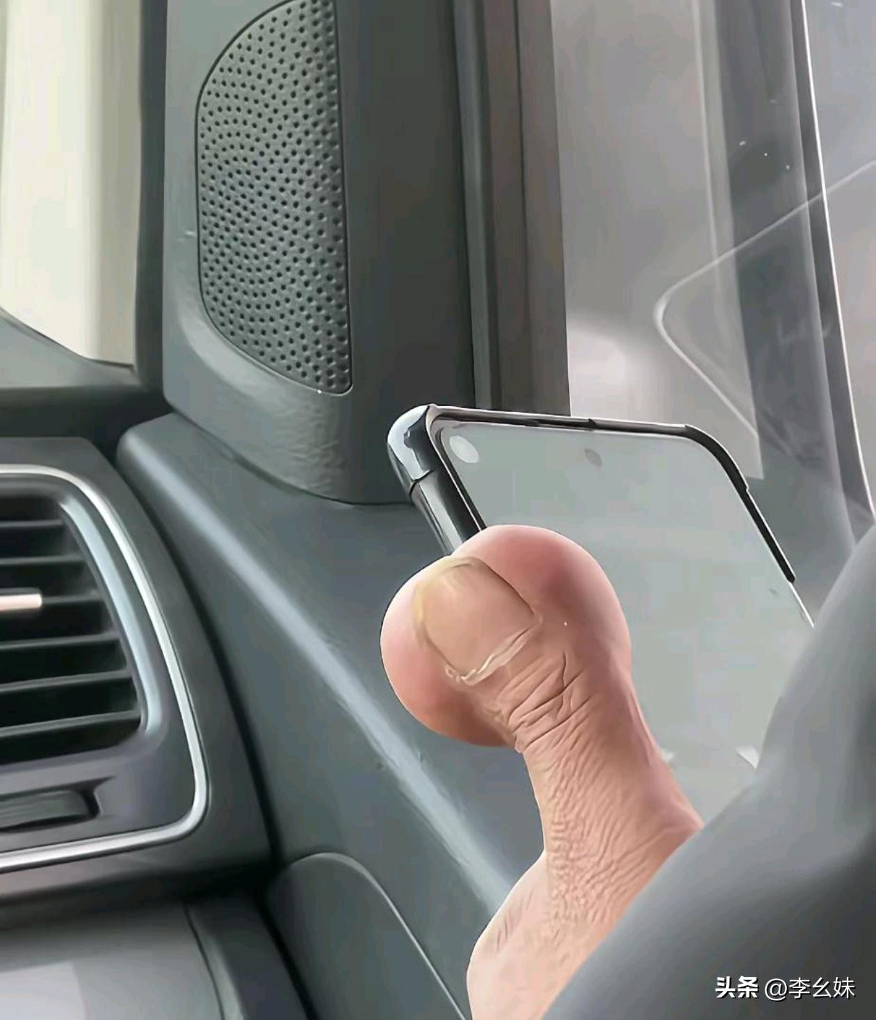 这大哥这手经历了什么？