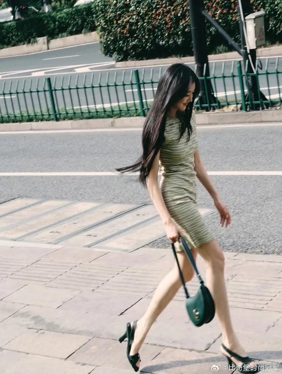 好有时尚感，孙千有没有拍过杂志啊 