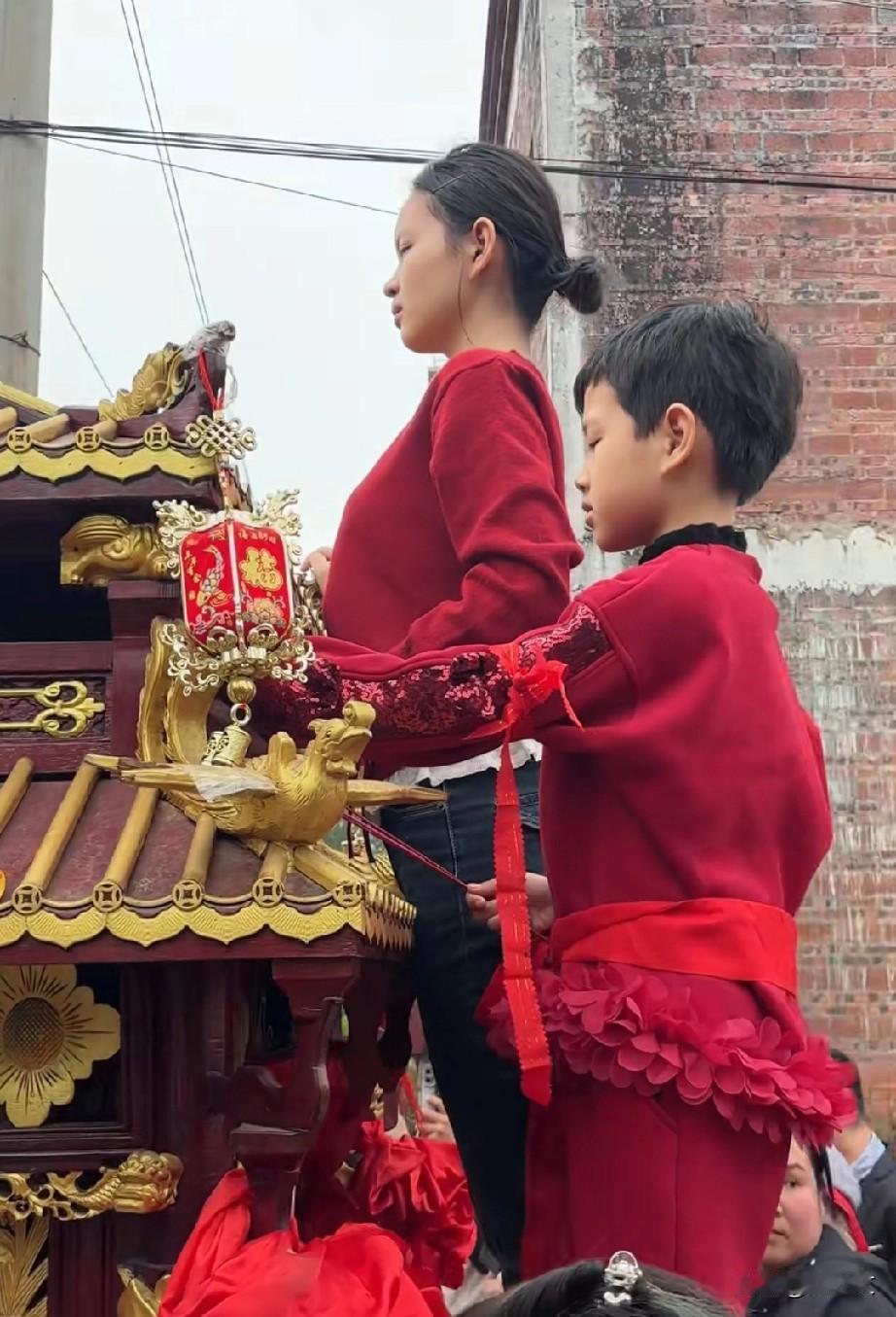 那有一帆风顺啊，妈祖这不也有烦恼了，唉，本来开开心心的，结果就差打起来了，妈祖是