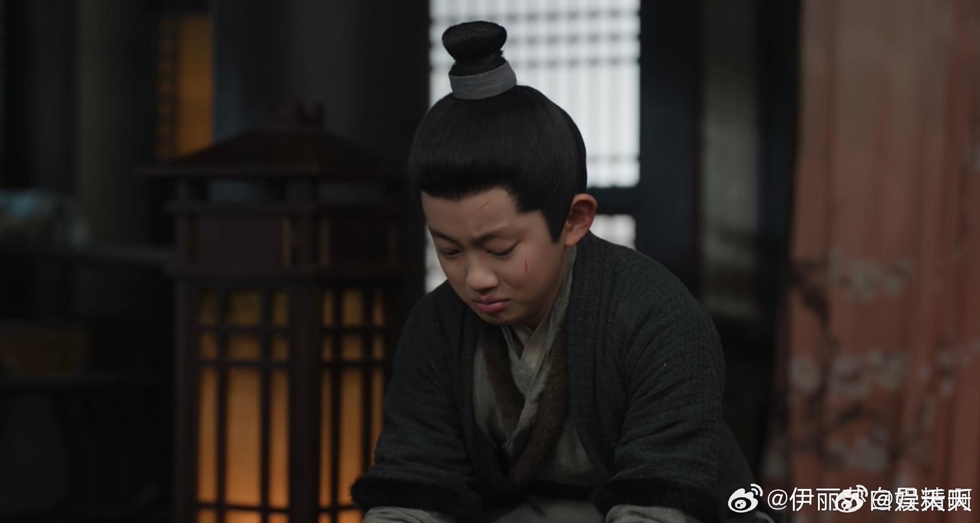 白日提灯10后小演员哭戏 一直跟着热巴的小跟班沉英，原来是傅铂涵演的！眼泪说来就