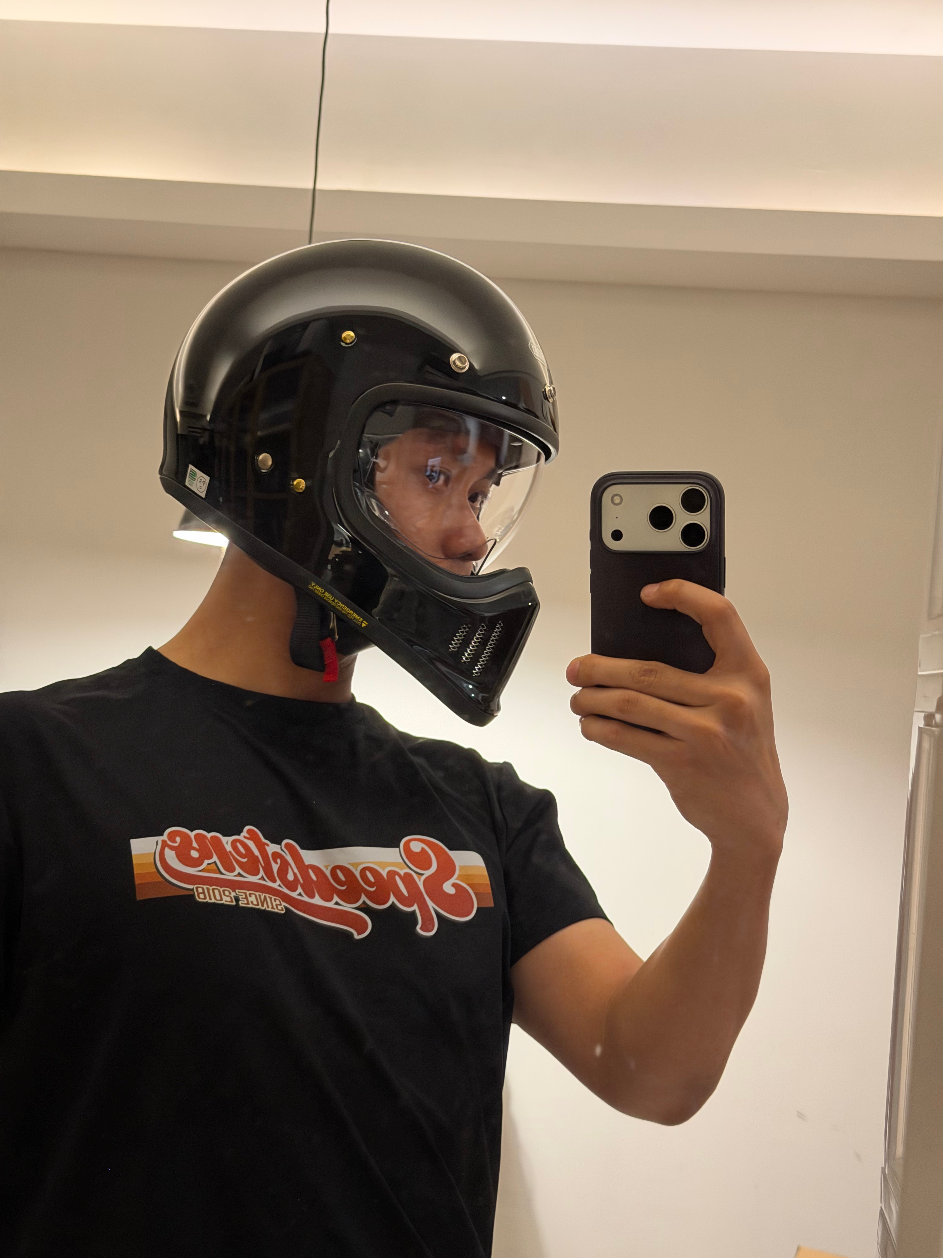 听说先买个头盔，车很快就会有了，吸引力法则