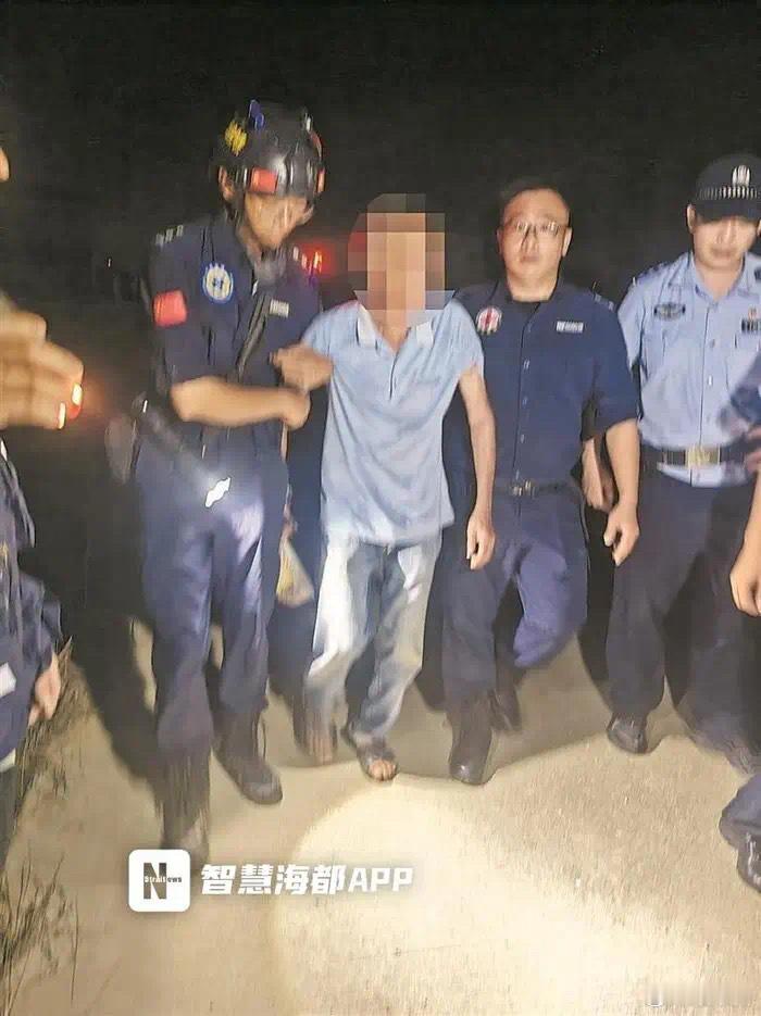 #泉州74岁老人外出失联警民联合寻回#26日，泉州泉港区一名74岁的老人骑三轮摩